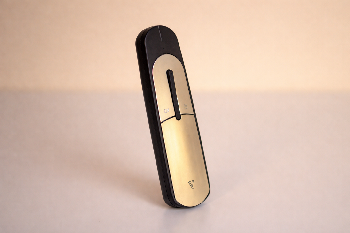 Beosigner®Plus (White , Black & Gold)